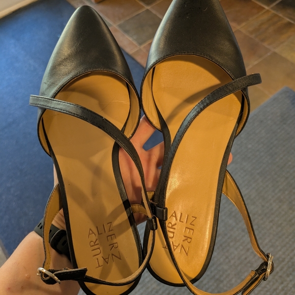 Naturalizer 8.5 wide slingback flats black leather like new - Picture 4 of 6